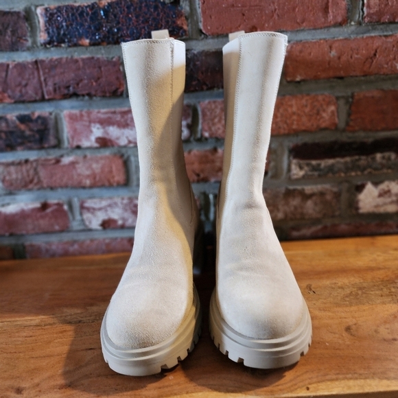 Steve Madden Hesitant Suede Chunky Mid Shaft Boots Size 8 in Sand - Picture 4 of 11